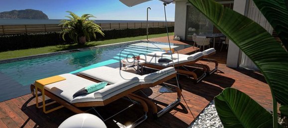 Villa de 4 dormitorios en Quartu Sant'Elena, Italy No. 404411 4