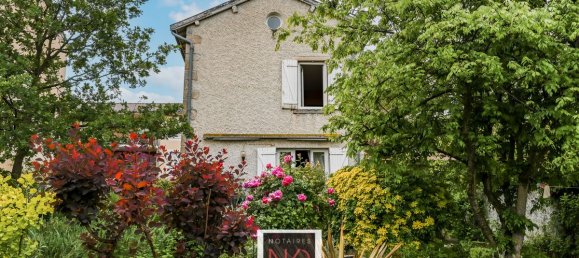 4 bedrooms Villa in Brindas, France No. 335374 2