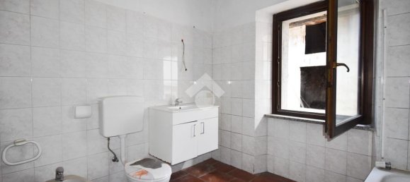 3 Schlafzimmer Haus in Azeglio, Italy, Nr. 178234 17