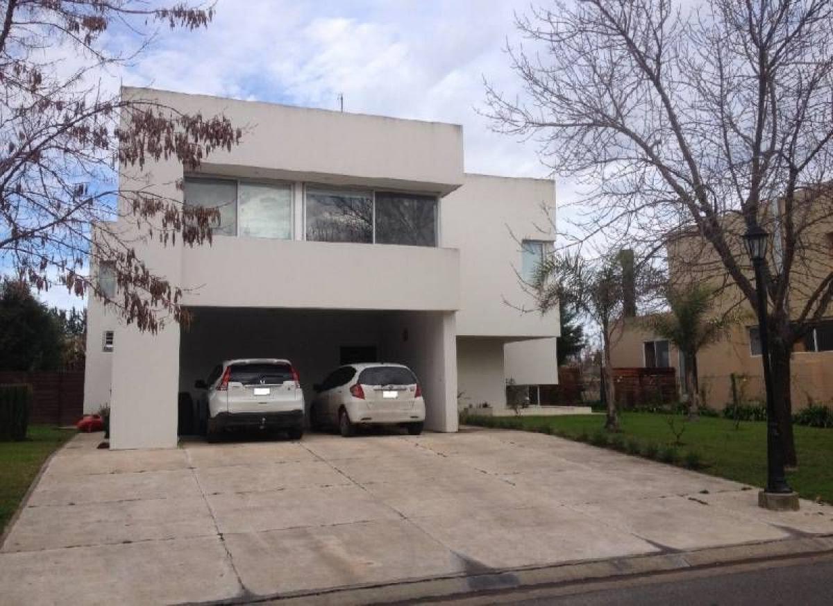 4 bedrooms House in Tigre, Argentina No. 16628