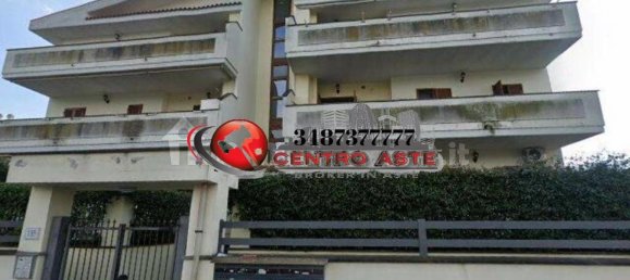 Квартира с 3 комнатами в Рим, Италия № 194804 3