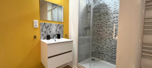 5 bedrooms Building in Valenciennes, France No. 94630 4