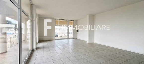 Imóvel comercial de 3 divisões em Jesolo, Italy N.º 91424 2