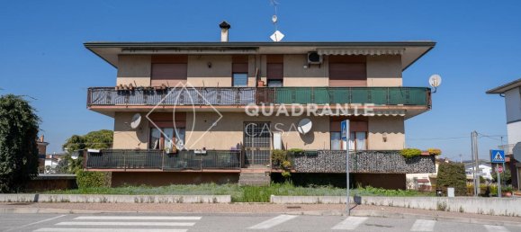 3 rooms Apartment in Cervarese Santa Croce, Italy No. 12867 2