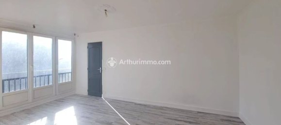 Apartamento de 1 dormitorio en Villiers-le-Bel, France No. 146630 3