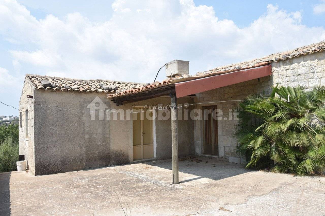 Дом с 3 спальнями в Модика, Италия № 357080