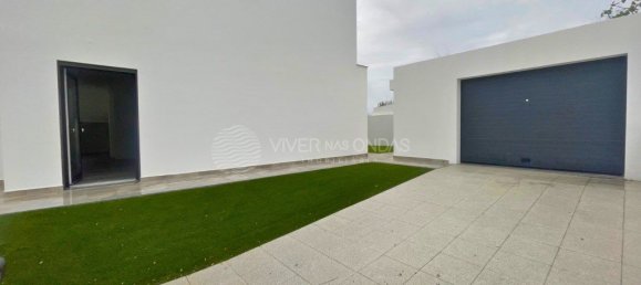 4 Schlafzimmer Haus in Corroios, Portugal, Nr. 123679 24