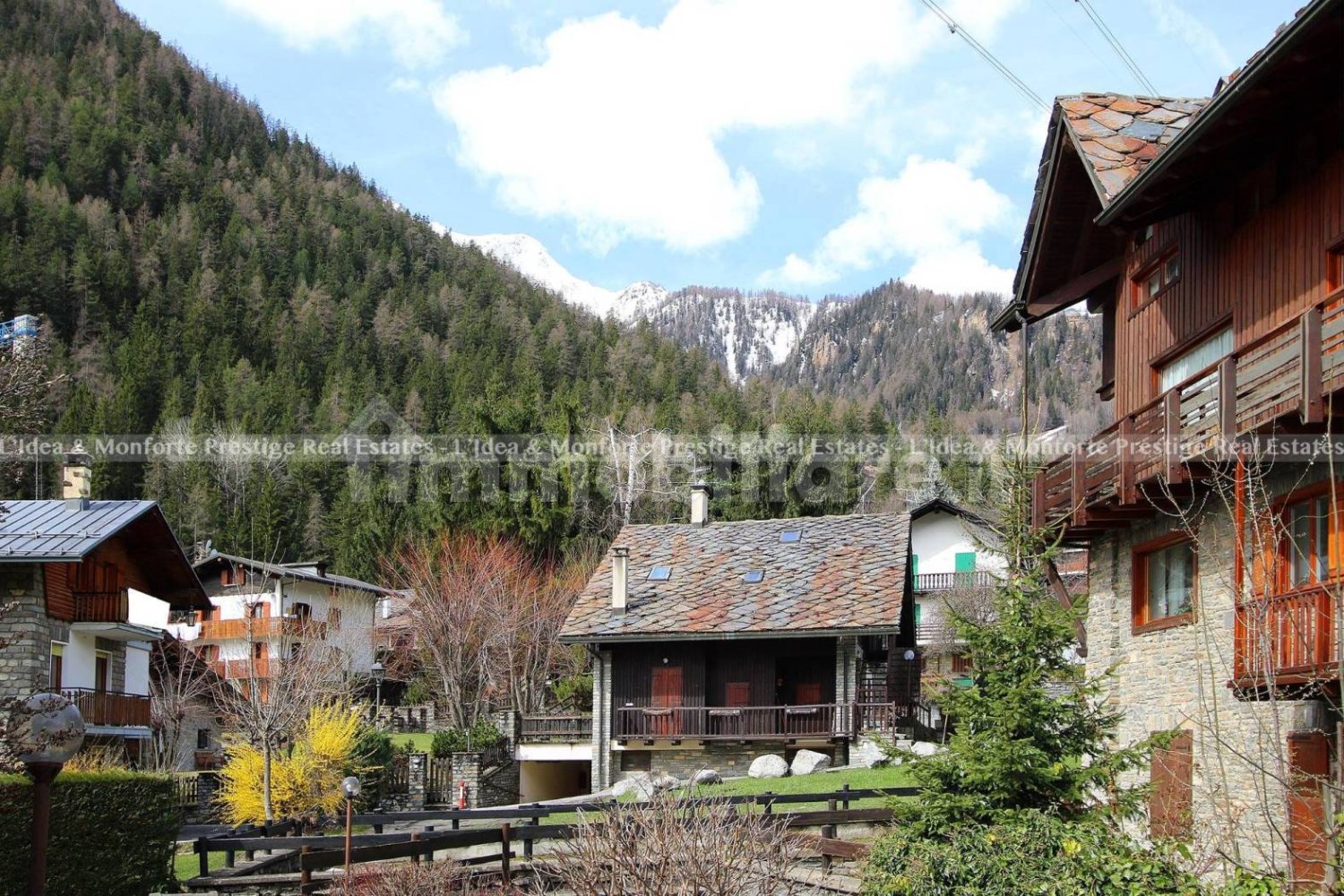 2 bedrooms Apartment in Courmayeur, Italy No. 265041