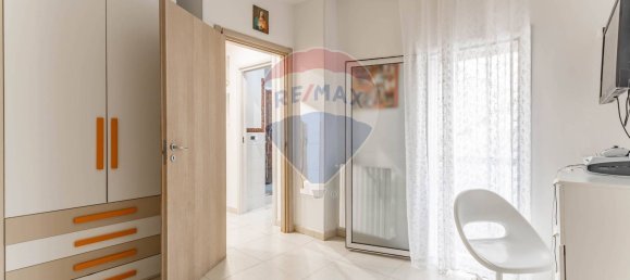 Квартира с 3 спальнями в Бари, Италия № 363678 18