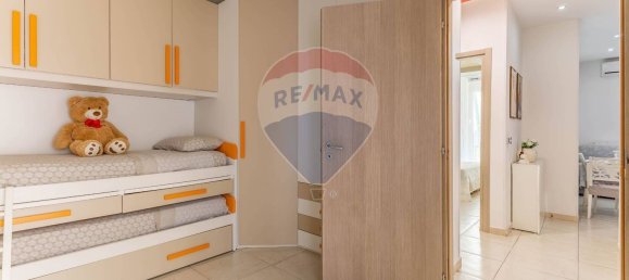 Квартира с 3 спальнями в Бари, Италия № 363678 19