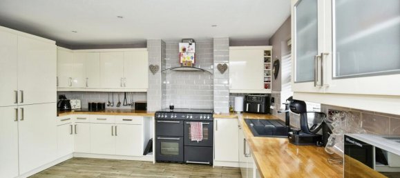 4 bedrooms House in Rochester, United Kingdom No. 10526 10