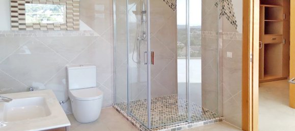 Villa de 4 dormitorios en Santa Ponsa, Spain No. 14690 8