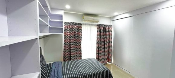 3 bedrooms House in Pattaya, Thailand No. 27054 2