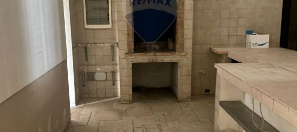 Imóvel comercial de 1 divisão em Bari, Italy N.º 56782 2