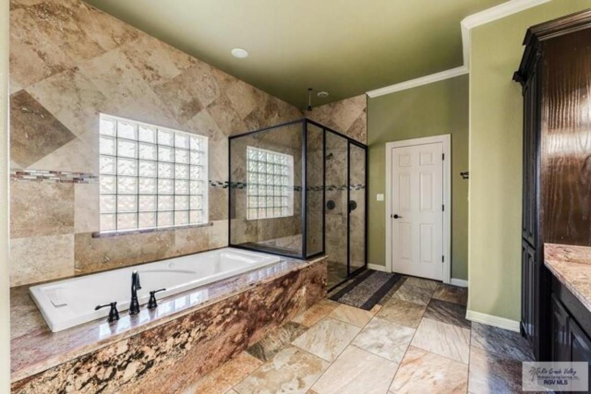 4 bedrooms House in Brownsville, USA No. 323437