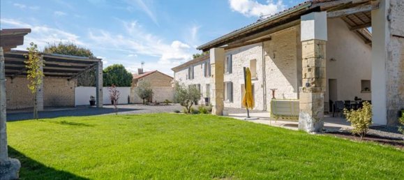 4 Schlafzimmer Haus in Charente-Maritime, France, Nr. 290050 2