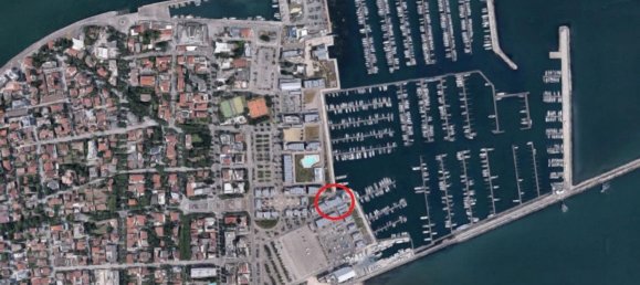 364m² Commercial property in Ravenna, Italy No. 372055 6