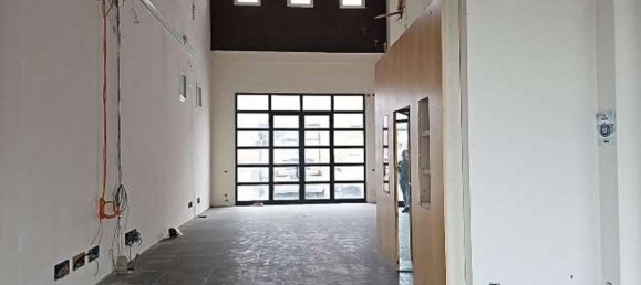 364m² Commercial property in Ravenna, Italy No. 372055 3