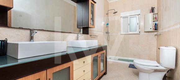 3 chambres Villa à Loures, Portugal No. 15786 24