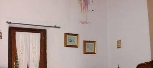 4 rooms House in Vinci, Italy No. 63988 14