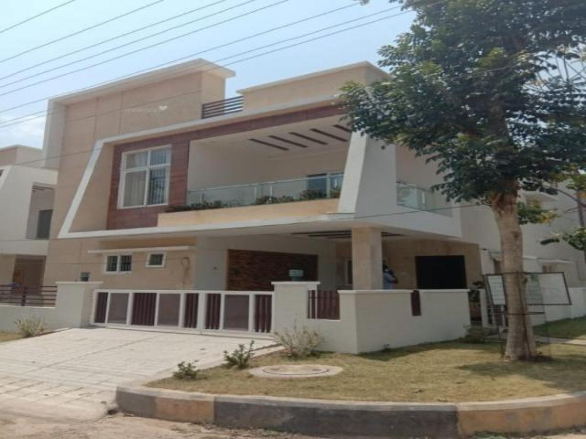 Casa de 3 dormitorios en Hyderabad, India No. 47454