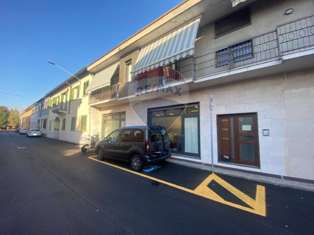 2 rooms Commercial property in Arluno, Italy No. 58223