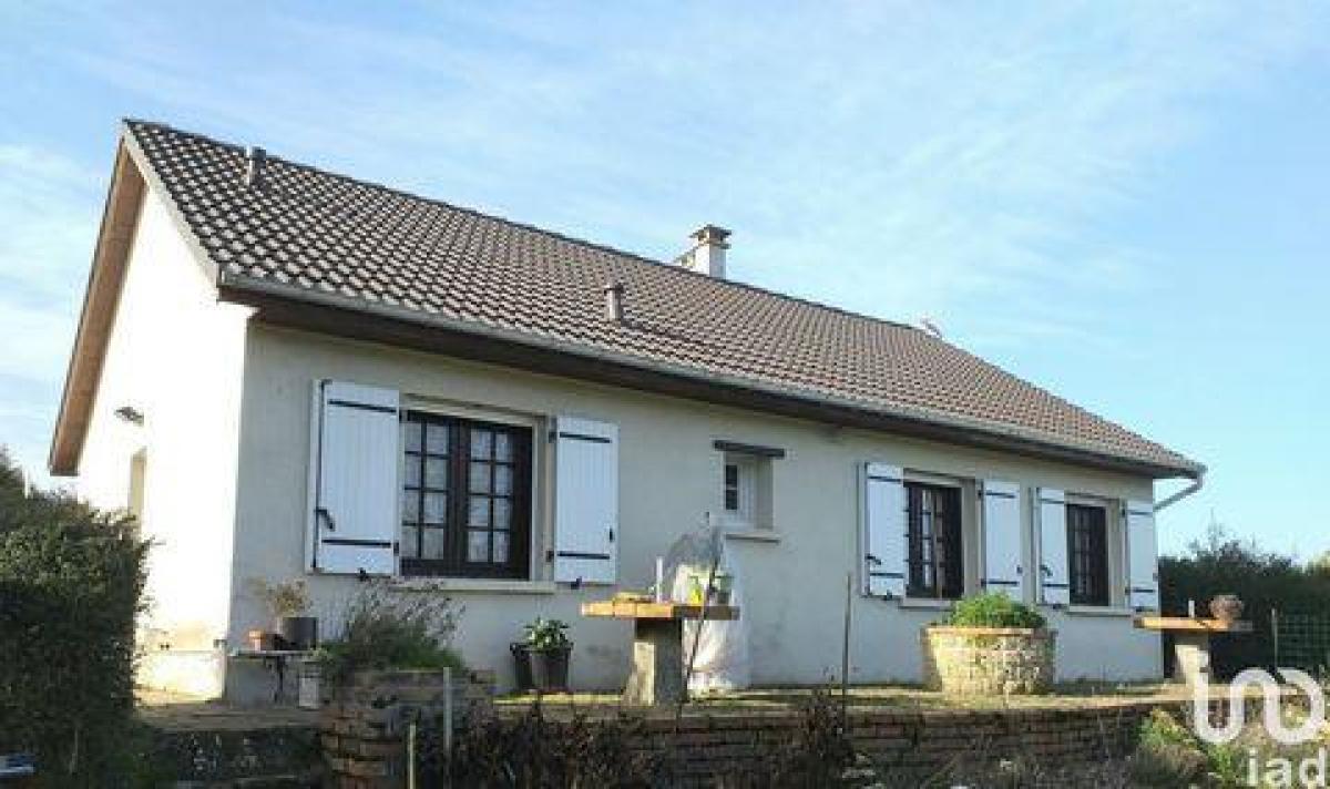 Casa de 3 dormitorios en Bonneval, France No. 22912