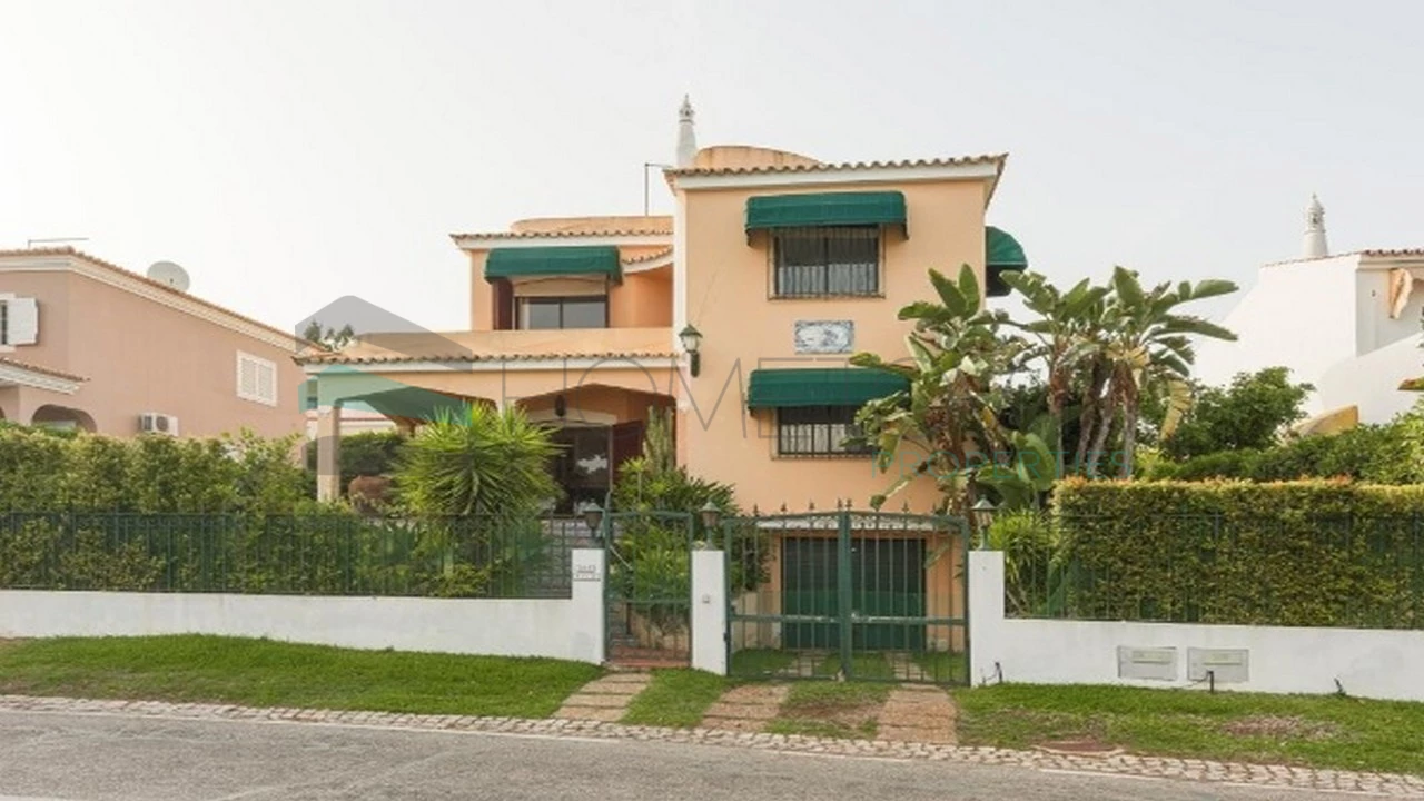 3 غرف نوم منزل في Quarteira, Portugal رقم 152126