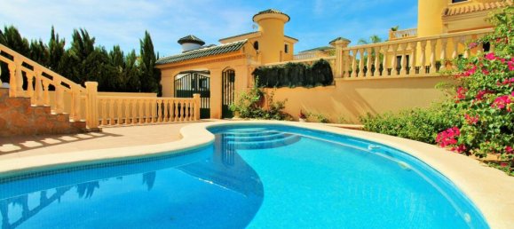 3 bedrooms Villa in Alicante, Spain No. 261779 2