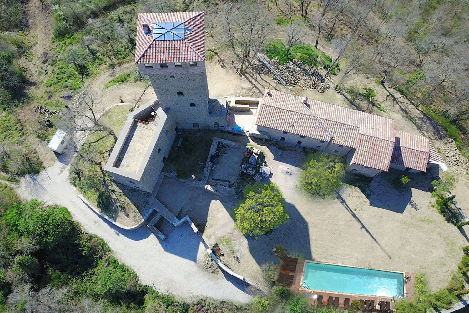 30 rooms House in Passignano sul Trasimeno, Italy No. 53481