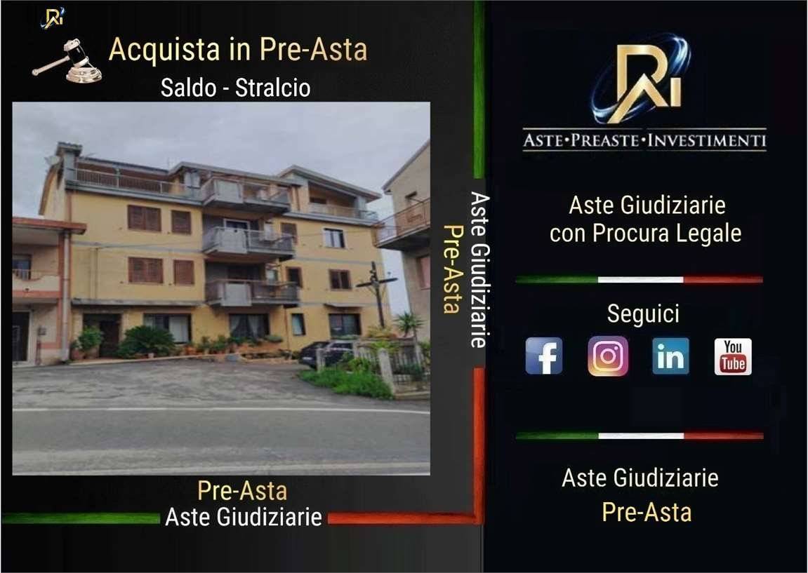 4 bedrooms Apartment in Verzino, Italy No. 35051