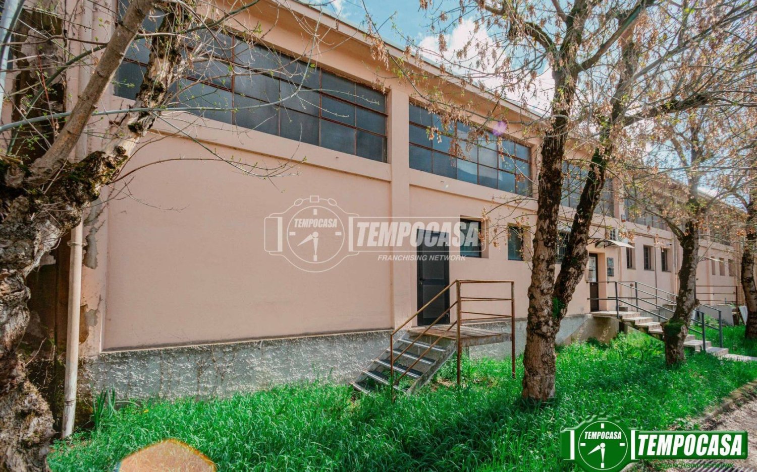 Entrepôt à Voghera, Italy 300m² No. 301368