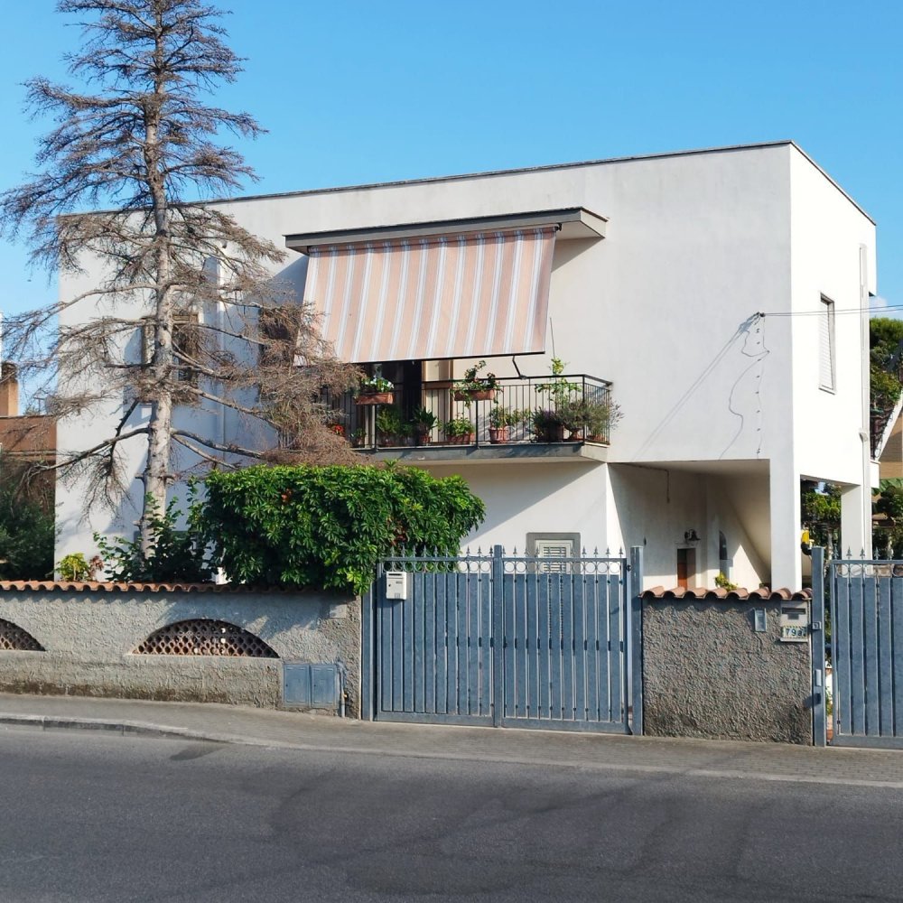 Casa de 3 dormitorios en Santa Marinella, Italy No. 373922