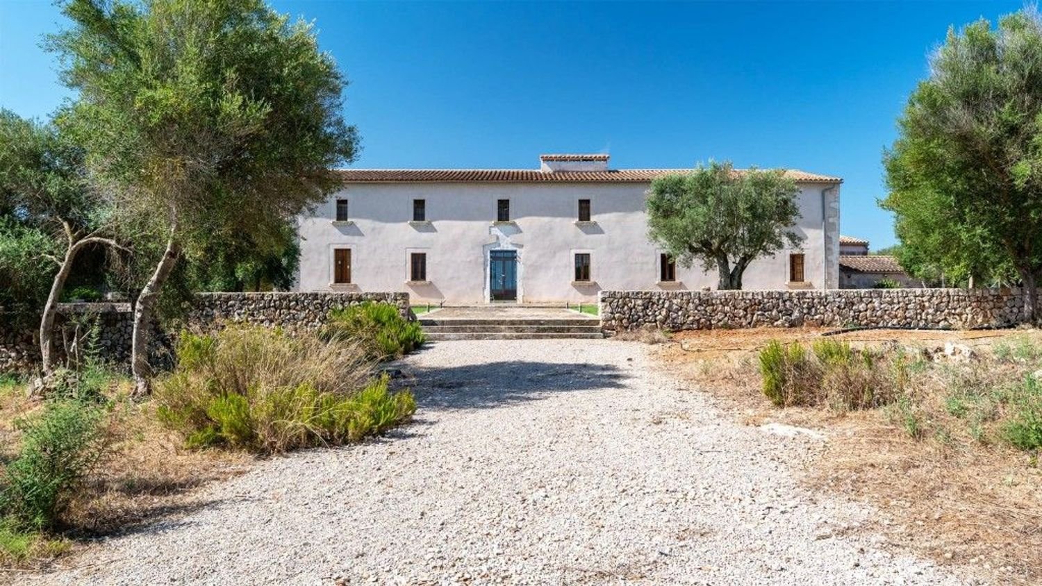 8 bedrooms House in Muro, Spain No. 155382