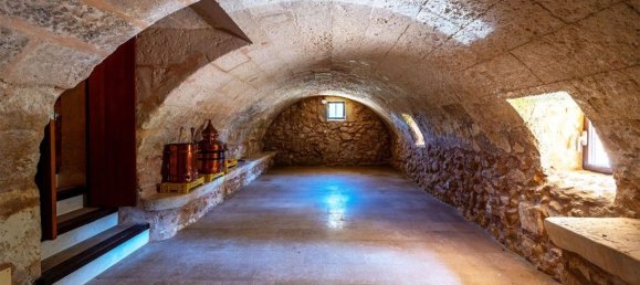 8 bedrooms House in Muro, Spain No. 155382 16