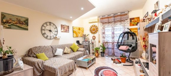 3 Schlafzimmer Wohnung in Uboldo, Italy, Nr. 334206 2