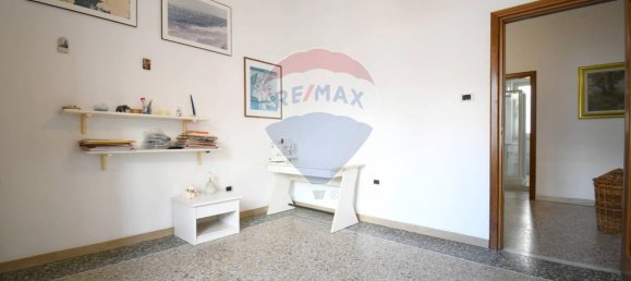 7غرفة شقة في Cagliari, Italy رقم 9251 50