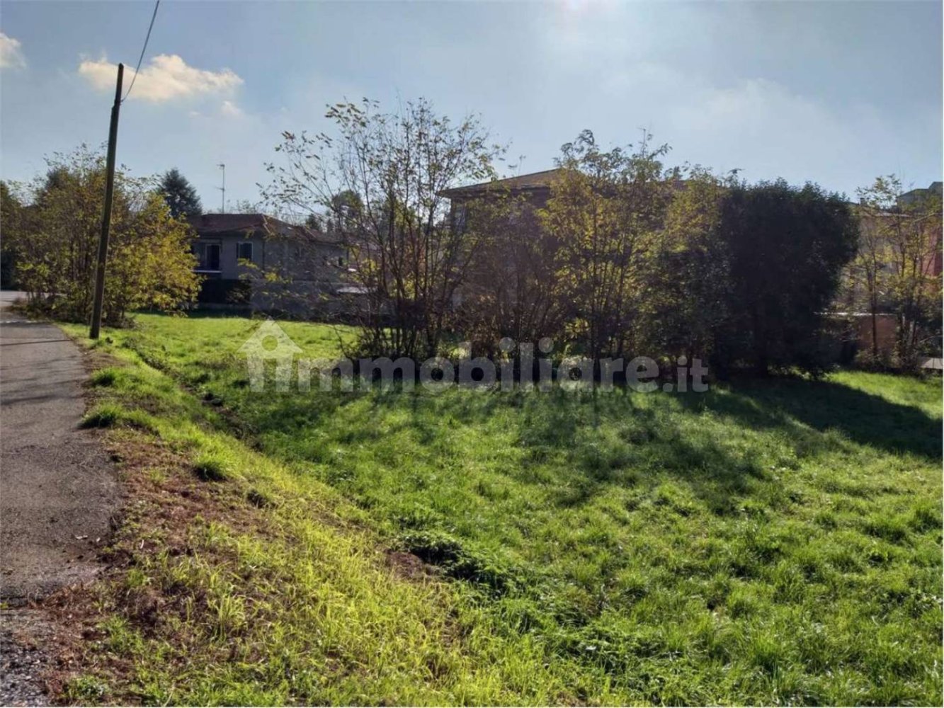 Terreno en Bosisio Parini, Italy 1500 m² No. 90124