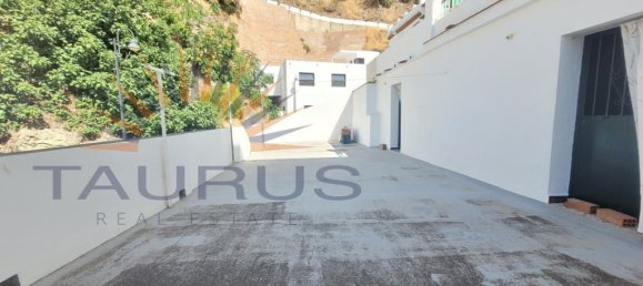 5 bedrooms House in Salares, Spain No. 184223 24