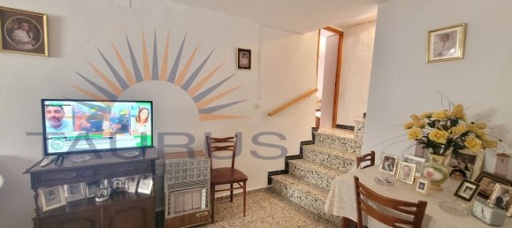 5 bedrooms House in Salares, Spain No. 184223 4