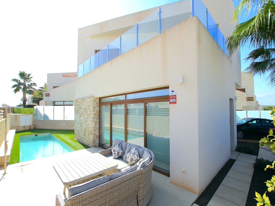 Вилла с 3 спальнями в Бенихофар, Испания № 177104