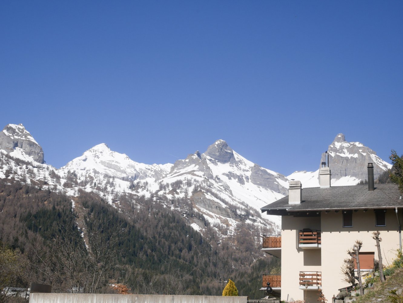 1 bedroom Condo in Leytron, Switzerland No. 237