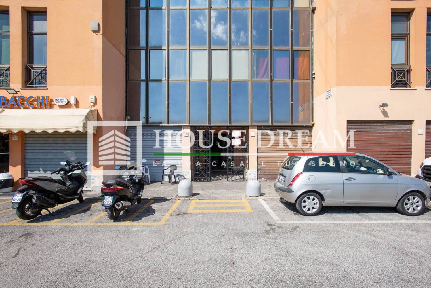 2 bedrooms Apartment in Rome, Italy No. 291403