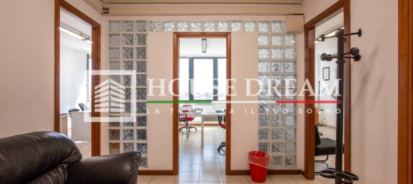 2 bedrooms Apartment in Rome, Italy No. 291403 3