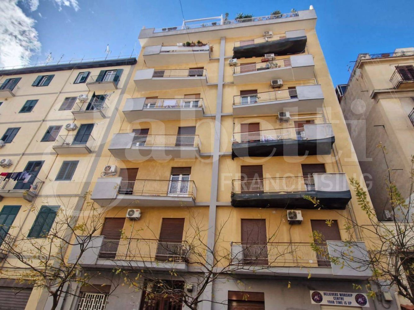 5 rooms Apartment in Palermo, Italy No. 53346