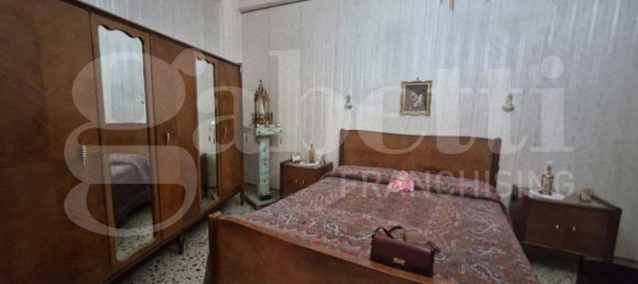 5 rooms Apartment in Palermo, Italy No. 53346 12