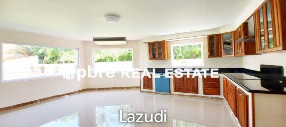 4 bedrooms Cafe / restaurant in Si Racha, Thailand No. 16001 8