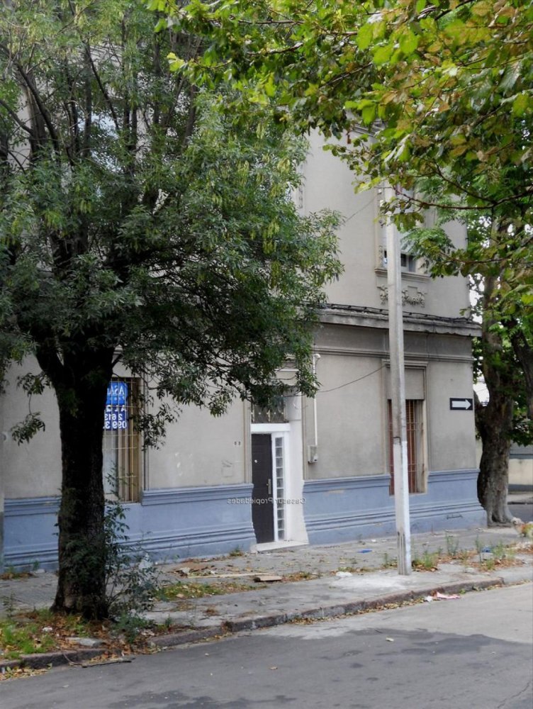 3 bedrooms House in Montevideo, Uruguay No. 10530