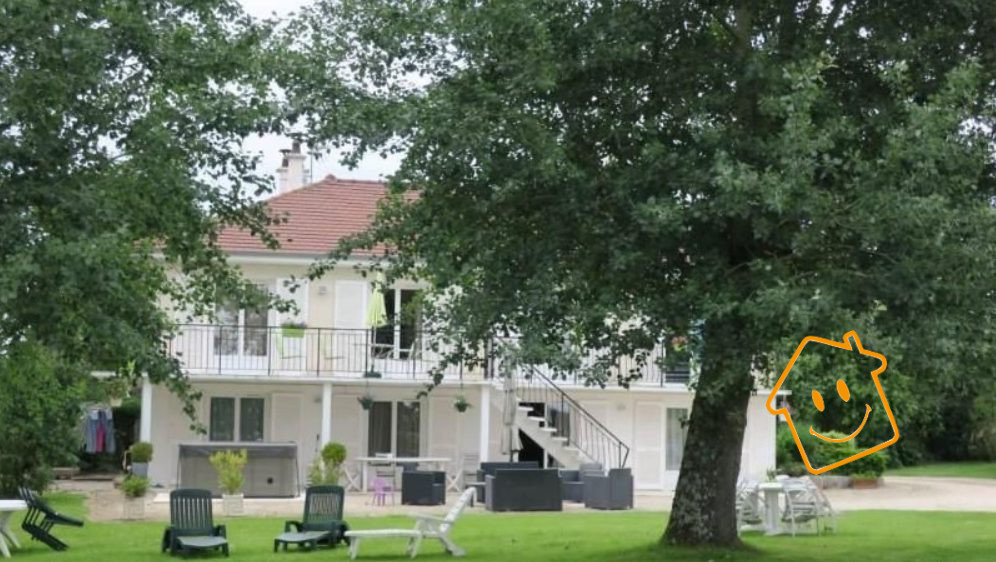 4 chambres Châteaux à Marmagne, France No. 61946