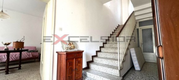 5 bedrooms House in Cavarzere, Italy No. 353667 3